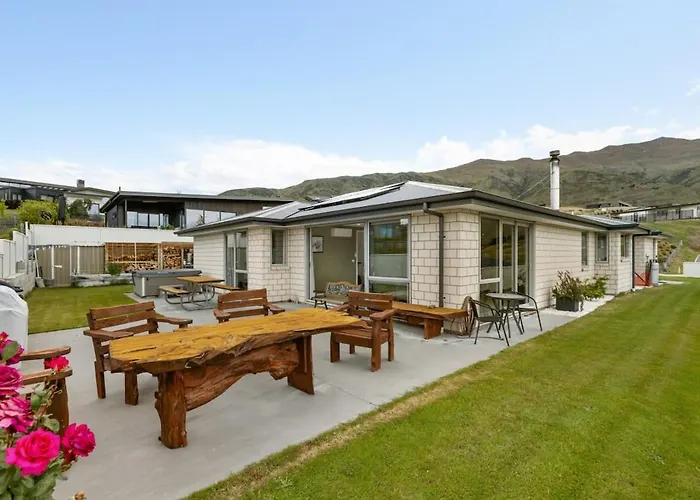 Mountain & Views - 3 Bed 3 Bath Wanaka