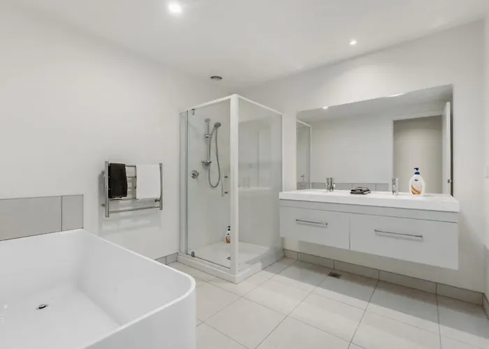 Mountain & Views - 3 Bed 3 Bath Wanaka